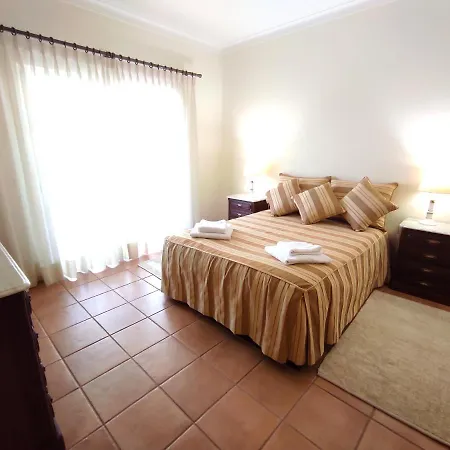 Sweet Lux Vau بورتيماو