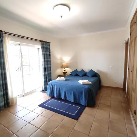 Sweet Lux Vau بورتيماو